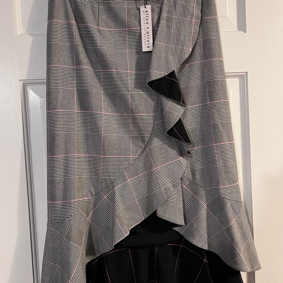 Alice + Olivia NWT Gray Asymmetrical Ruffle Skirt Size 10 - Picture 2 of 11